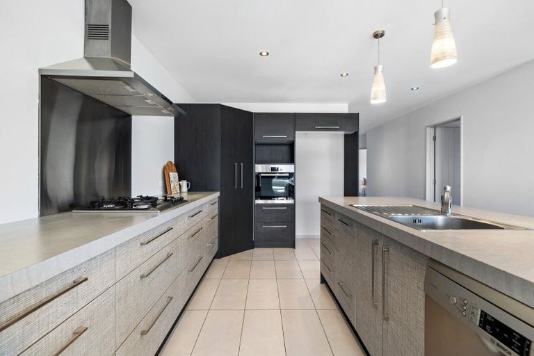 Photo of property in 12 Crabbe Place, Cromwell, 9310