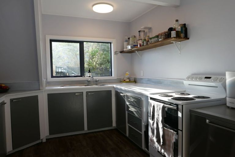 Photo of property in 9 Toporoa View, Ascot Park, Porirua, 5024