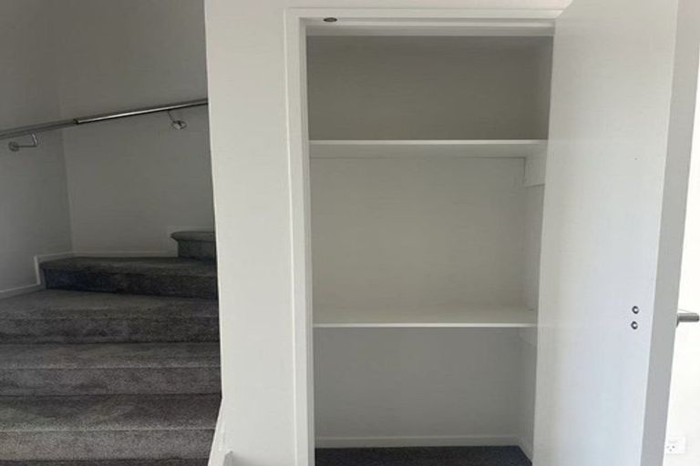 Photo of property in 17 Paetai Lane, Te Atatu Peninsula, 0610