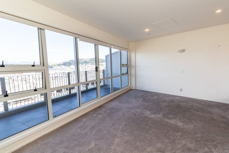 Photo of property in Stadium Garden Flats, 412/107 Thorndon Quay, Pipitea, Wellington, 6011