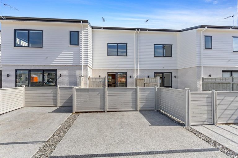 Photo of property in 14 Te Napi Drive, Takanini, 2112