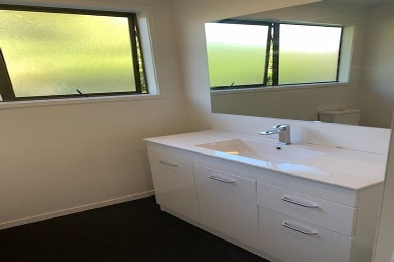 Photo of property in 13 Lendenfeld Drive, Papatoetoe, Auckland, 2025