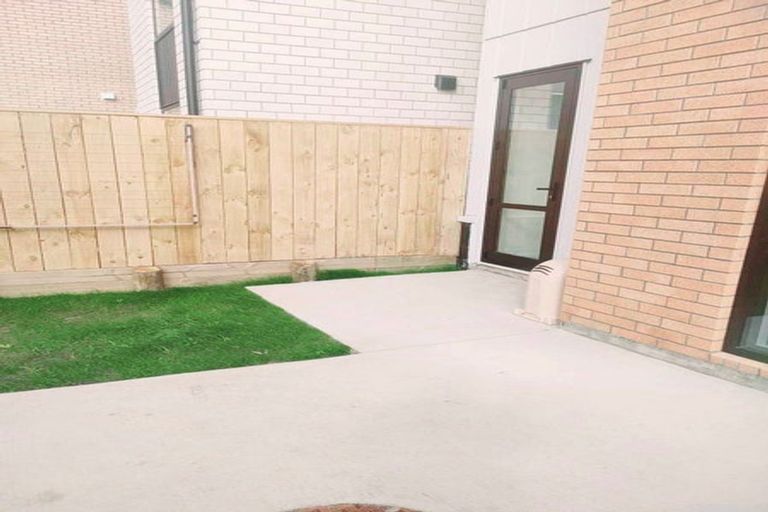 Photo of property in 14 Papai Lane, Massey, 0614