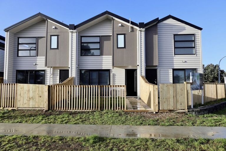 Photo of property in 1 Ainsdale Place, Manurewa, Auckland, 2102