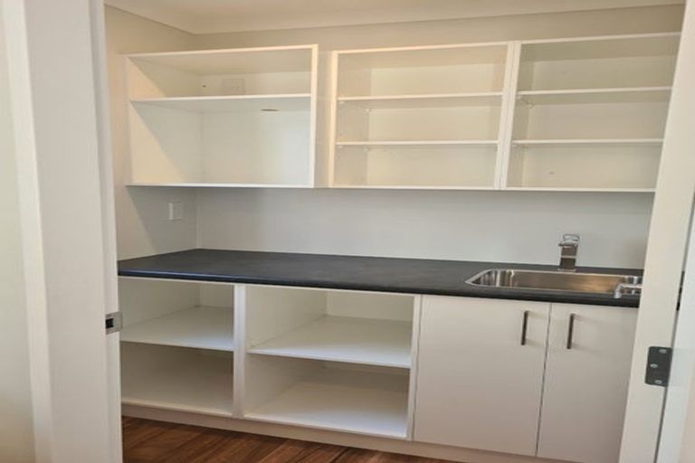 Photo of property in 11 Stockport Grove, Churton Park, Wellington, 6037