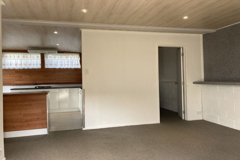 Photo of property in 48 Strid Road, Te Atatu South, Auckland, 0610
