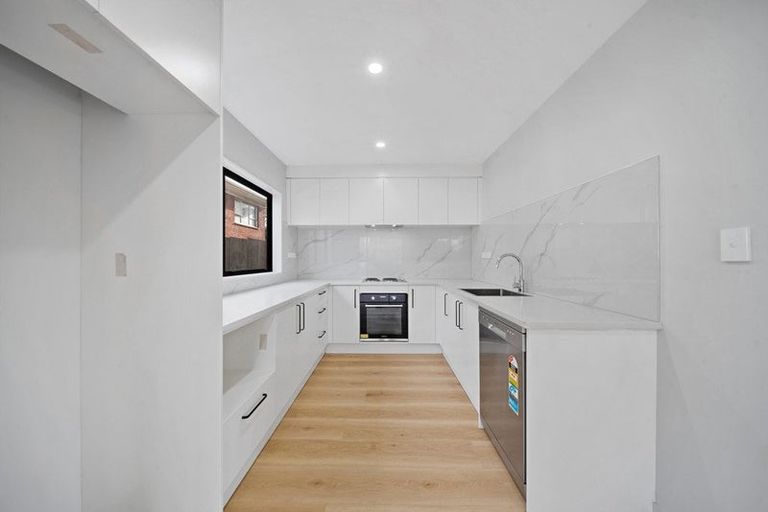 Photo of property in 25 Crawford Avenue, Mangere Bridge, Auckland, 2022