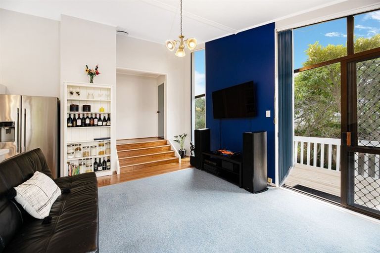 Photo of property in 20 Hassan Drive, Massey, Auckland, 0614