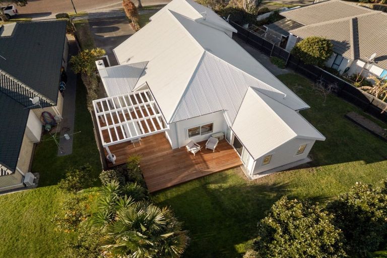 Photo of property in 77 Kahira Crescent, Papamoa Beach, Papamoa, 3118