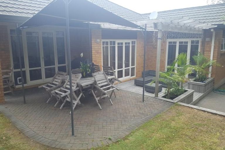 Photo of property in 10 Piper Place, Goodwood Heights, Auckland, 2105