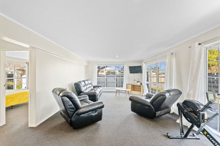 Photo of property in 4 Ingle Avenue, Waipahihi, Taupo, 3330