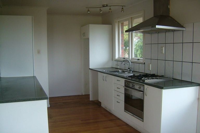 Photo of property in 77 Lake Road, Northcote, Auckland, 0627