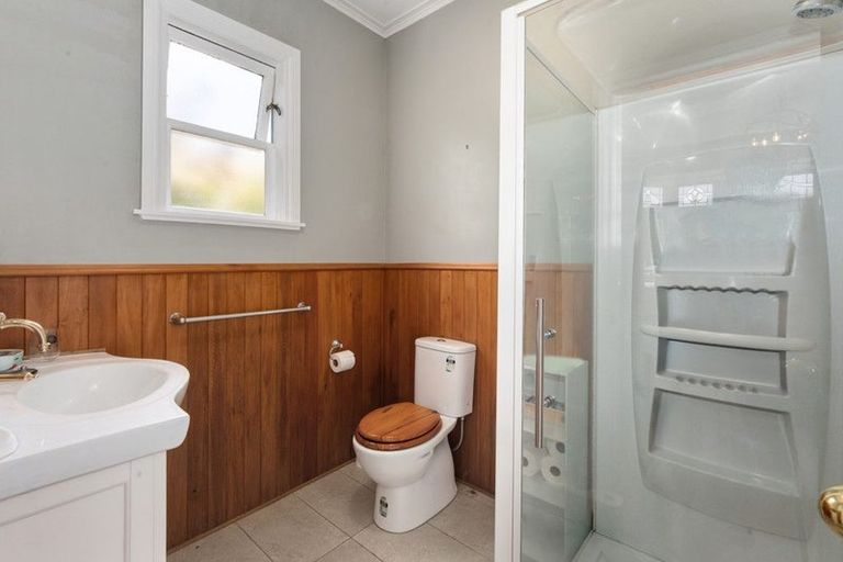 Photo of property in 284 Waiwhetu Road, Fairfield, Lower Hutt, 5011