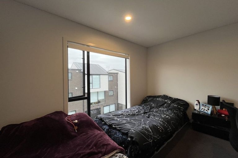 Photo of property in 12/1 Fruitvale Road, New Lynn, Auckland, 0600