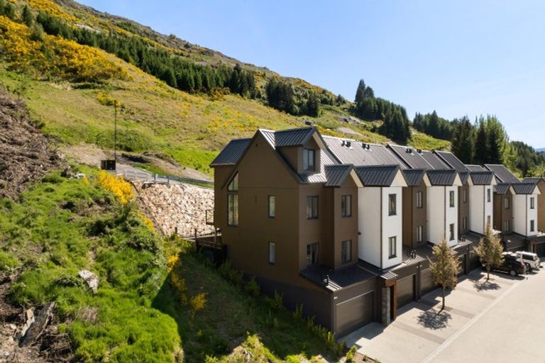 Photo of property in 17/20u George Bullen Lane, Arthurs Point, Queenstown, 9371