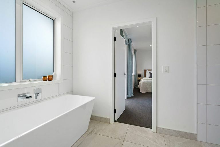 Photo of property in 12 Mike Smith Drive, Cambridge, 3434