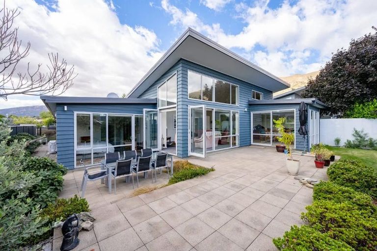 Photo of property in 21a Old Station Avenue, Wanaka, 9305
