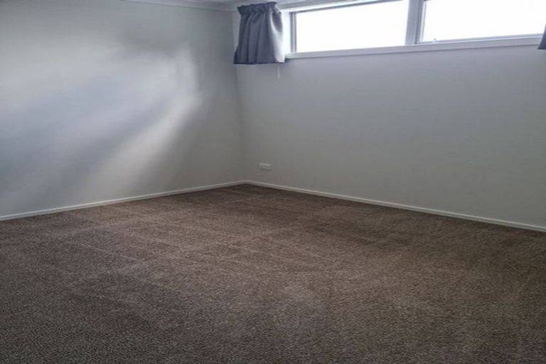 Photo of property in 14a Tobago Crescent, Grenada North, Wellington, 5028