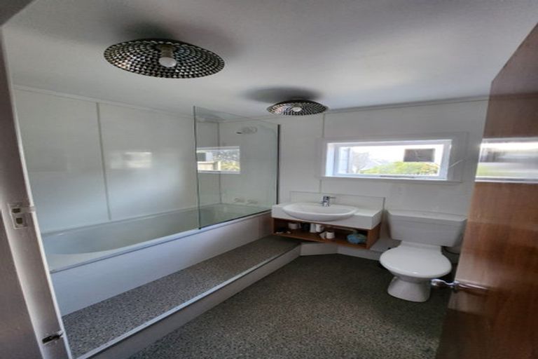 Photo of property in 1/62 Roseneath Terrace, Roseneath, Wellington, 6011