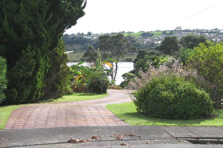 Photo of property in 21 Murray Road, Te Atatu Peninsula, Auckland, 0610