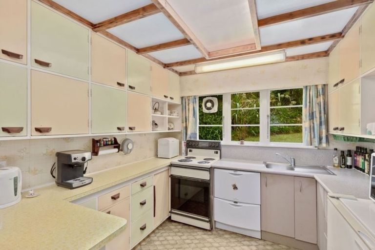 Photo of property in 58 Hine Road, Wainuiomata, Lower Hutt, 5014