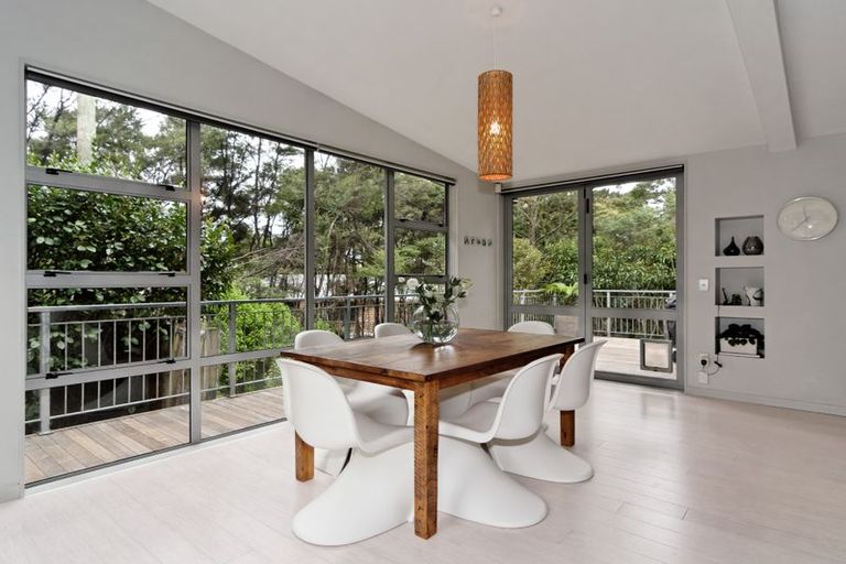 Photo of property in 20c Konini Road, Titirangi, Auckland, 0604