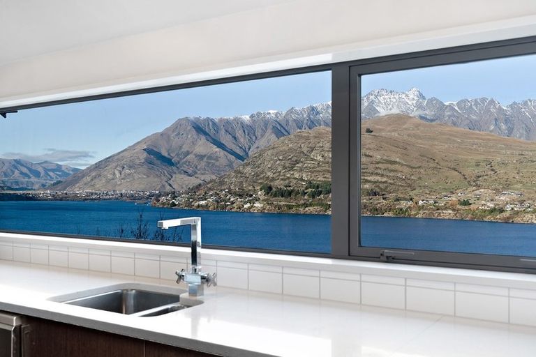 Photo of property in 2/11 Gum Lane, Queenstown, 9300