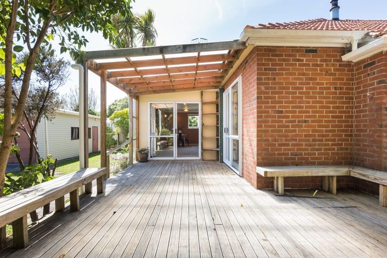 Photo of property in 1 Moheke Avenue, Roslyn, Palmerston North, 4414