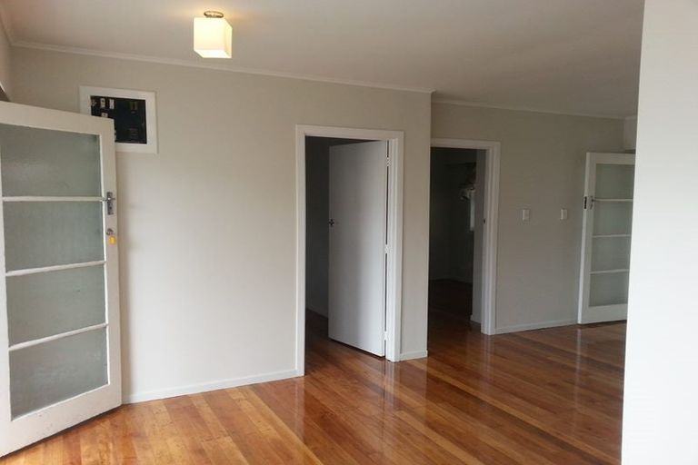 Photo of property in 2/16 Kaponga Crescent, New Lynn, Auckland, 0600