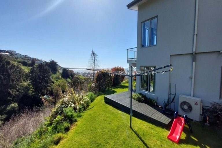 Photo of property in 12 Mandalay Lane, Redcliffs, Christchurch, 8081