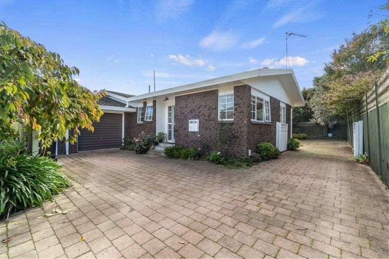 Photo of property in 18 Clare Street, Cambridge, 3434