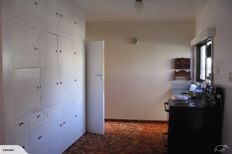 Photo of property in 3 Derrett Place, Saint Martins, Christchurch, 8022