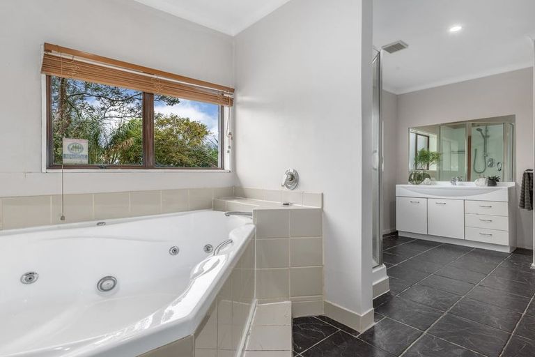 Photo of property in 189 Tararua Road, Levin, 5571