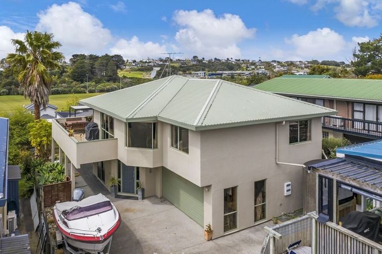 Photo of property in 35a Kauri Road, Stanmore Bay, Whangaparaoa, 0932