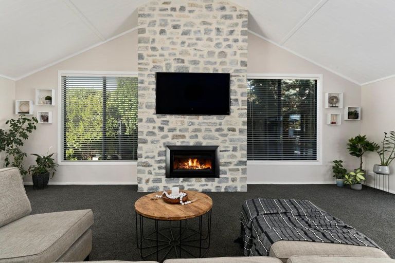 Photo of property in 13 Poolburn Court, Lake Hayes, Queenstown, 9304