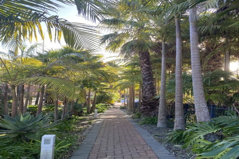 Photo of property in Santa Rosa, 2/340 Gulf Harbour Drive, Gulf Harbour, Whangaparaoa, 0930