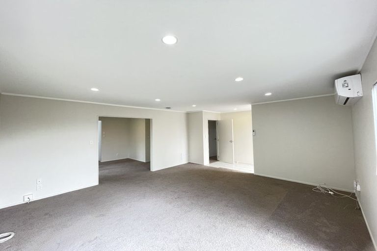 Photo of property in 2/34 Simmental Crescent, Somerville, Auckland, 2014
