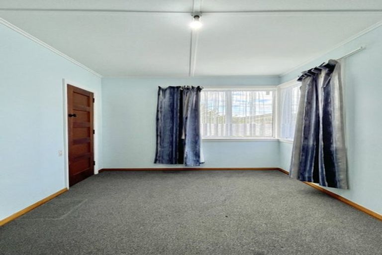Photo of property in 5 Ingram Street, Naenae, Lower Hutt, 5011