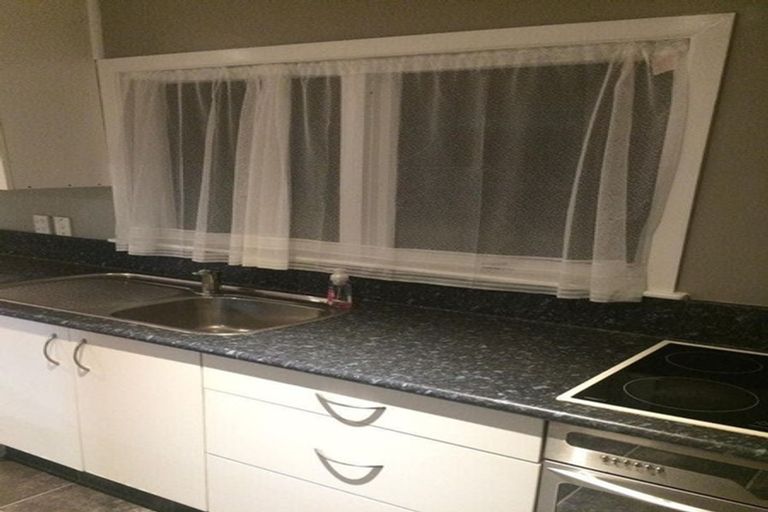Photo of property in 25 Matama Road, Glen Eden, Auckland, 0602