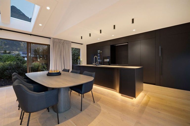 Photo of property in 6 Jacks Point Rise, Jacks Point, Queenstown, 9371