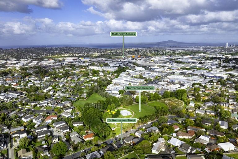 Photo of property in 24 Normanton Street, Glenfield, Auckland, 0629