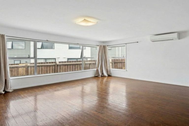Photo of property in 20 Addington Avenue, Manurewa, Auckland, 2102