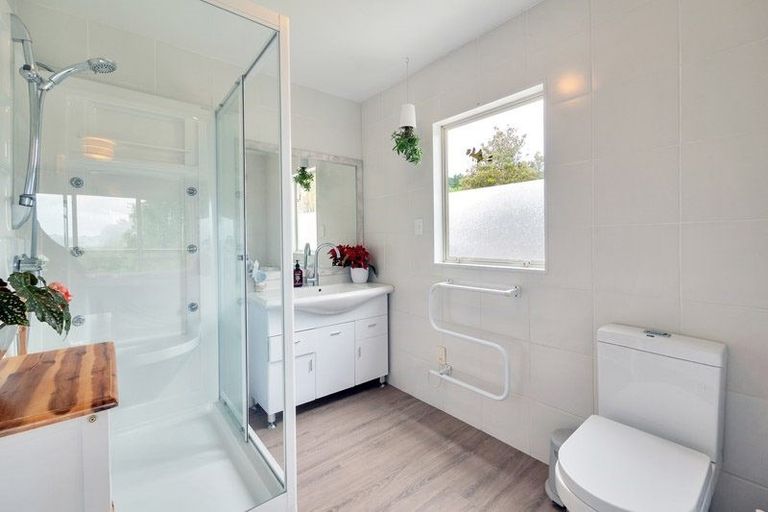 Photo of property in 69 Pipitiwai Drive, Helensville, Kaukapakapa, 0871