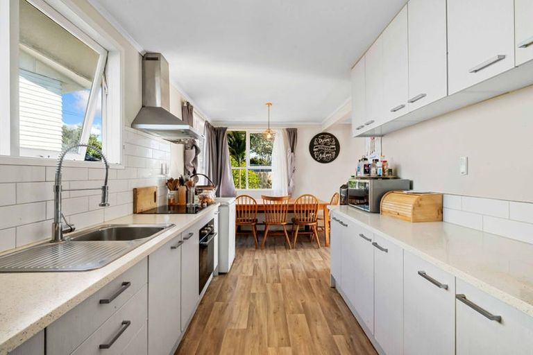 Photo of property in 26 Sandbrook Avenue, Otara, Auckland, 2023