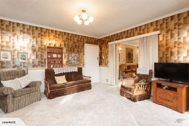 Photo of property in 13 Clouston Street, Saint Martins, Christchurch, 8022