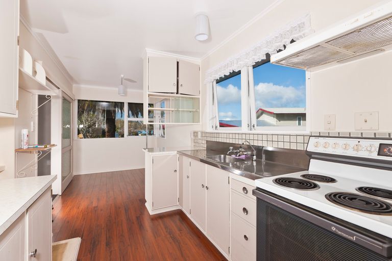 Photo of property in 12 Tait Street, Te Kamo, Whangarei, 0112