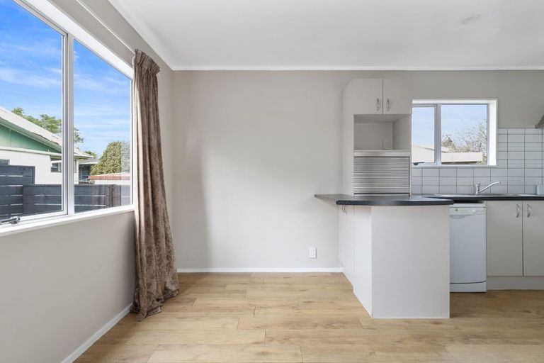 Photo of property in 16 Purcell Place, Melville, Hamilton, 3206