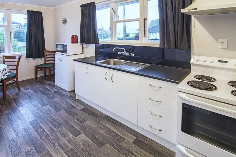 Photo of property in 160 Cole Street, Masterton, 5810