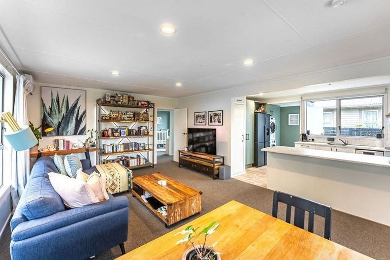 Photo of property in 7 Graham Grove, Waikanae, 5036