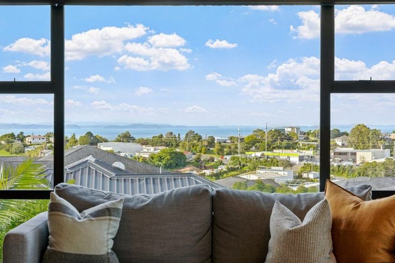 Photo of property in 20 Woodridge Drive, Stanmore Bay, Whangaparaoa, 0932